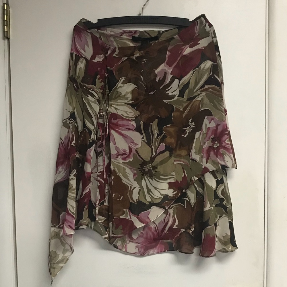 Express | Cute floral skirt size s
